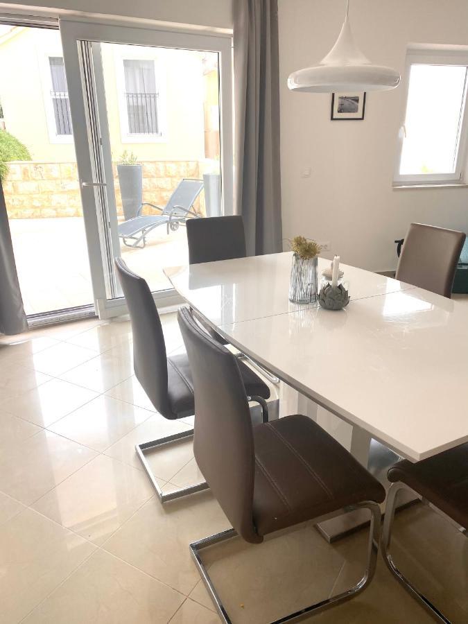 Apartment Bol A6 With Pool From 45 Eur Per Person Esterno foto